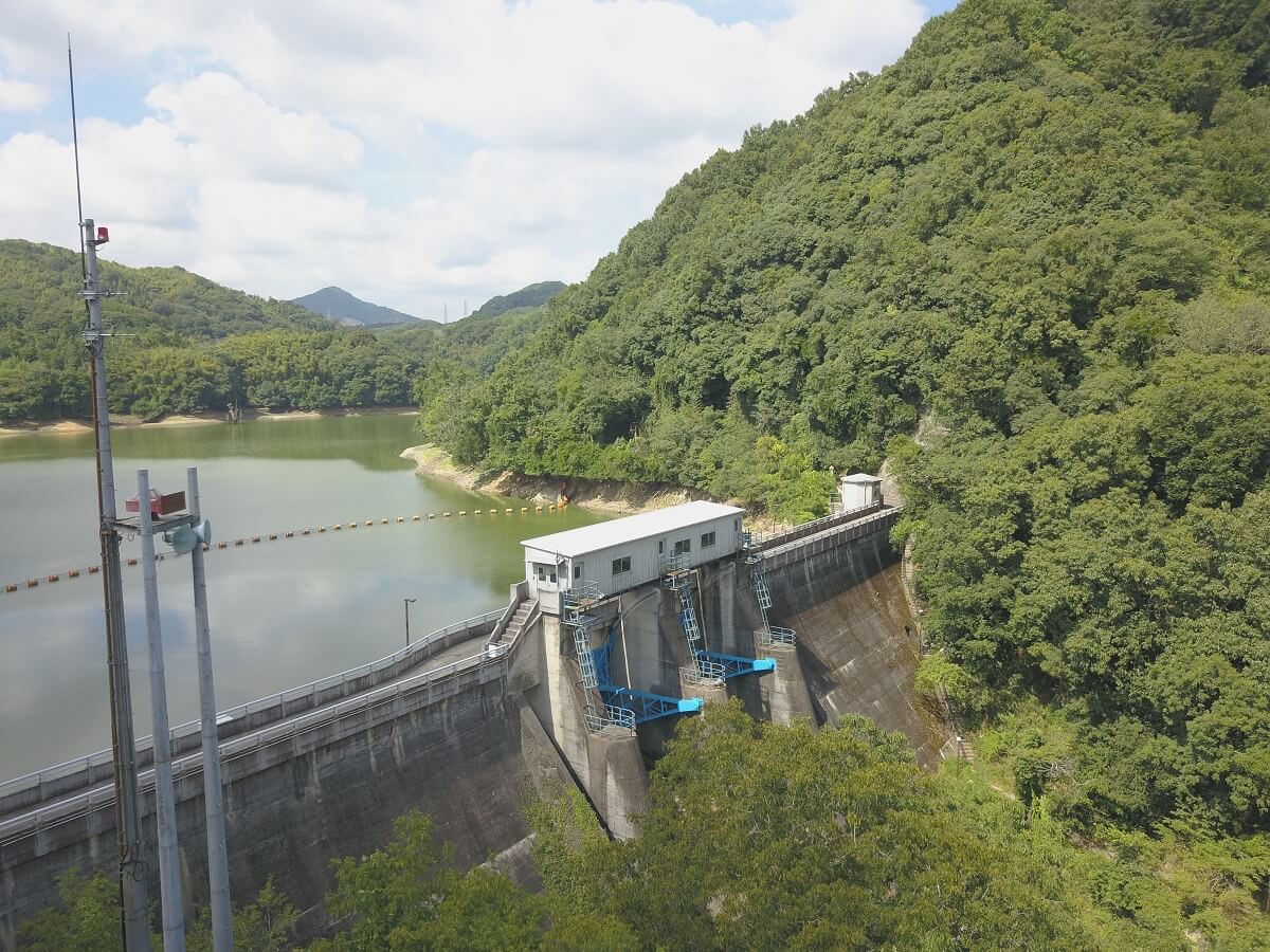 ダム建築現場の3DCG合成フォトモンタージュ用の空撮写真2