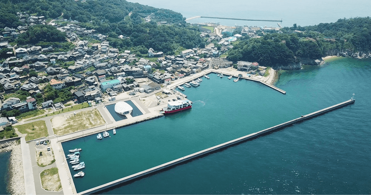 WordCamp男木島で撮影した男木港の空撮写真
